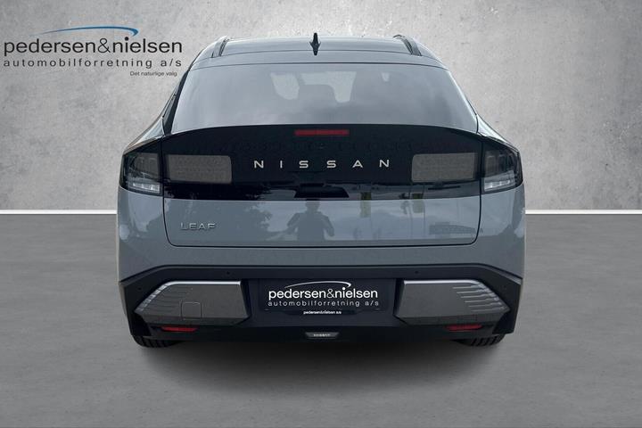 Sort Nissan Leaf fra 2026