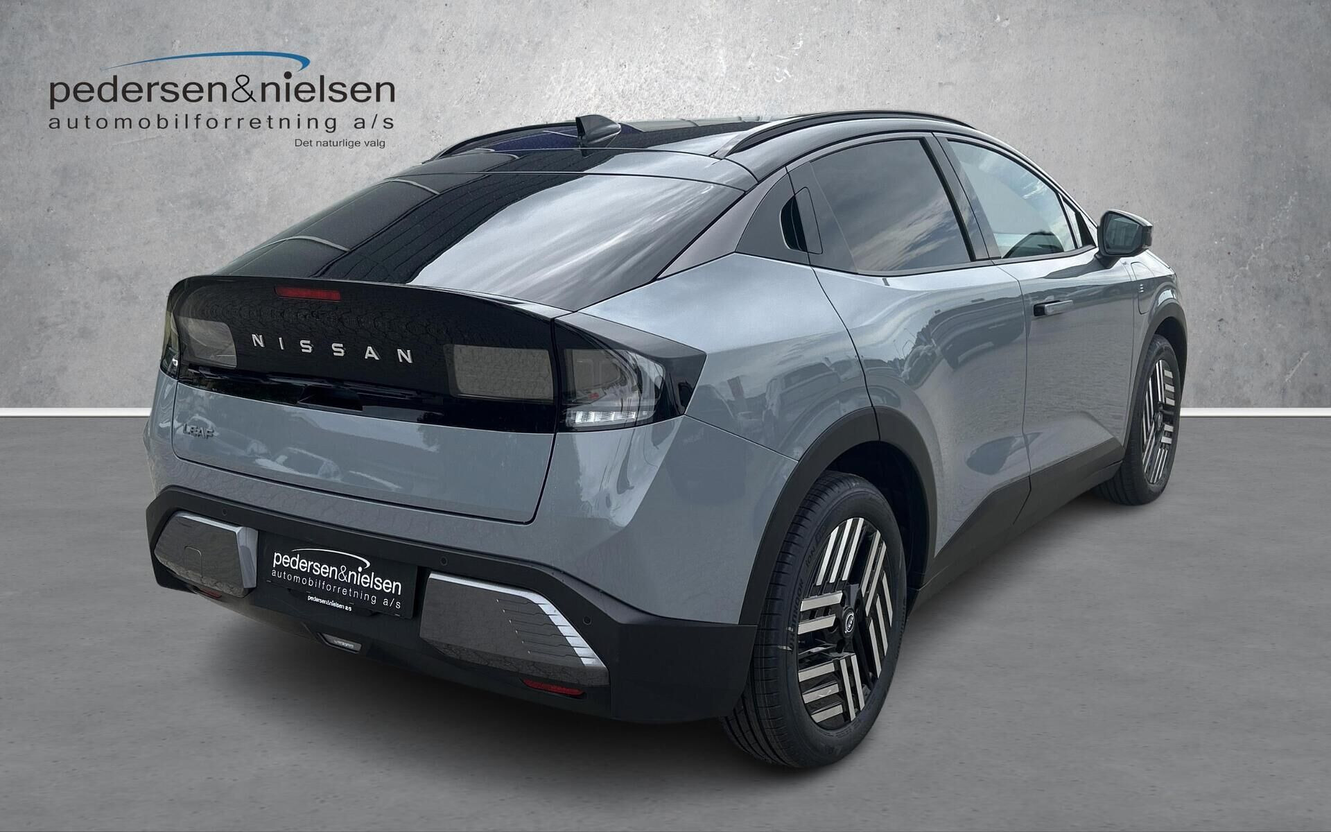 Sort Nissan Leaf fra 2026