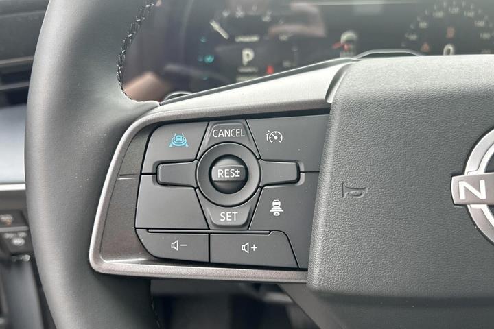 Sort Nissan Leaf fra 2026