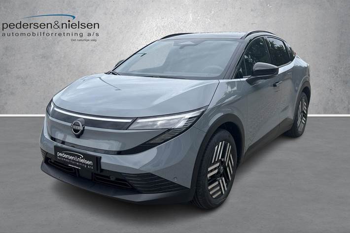 Grå Nissan Leaf fra 2026 set udefra