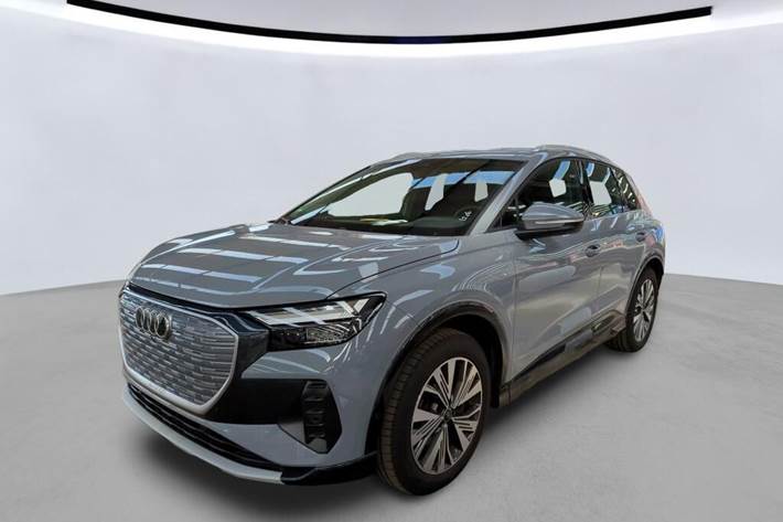 Grå Audi Q4 fra 2023 set udefra