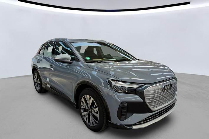 Grå Audi Q4 fra 2023