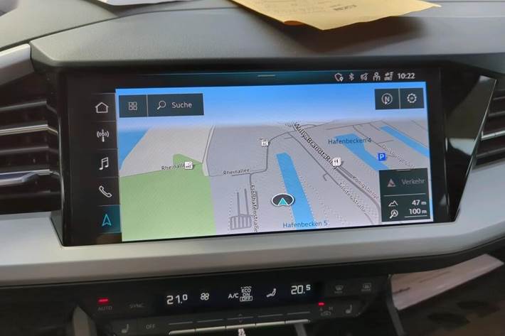 Grå Audi Q4 fra 2023