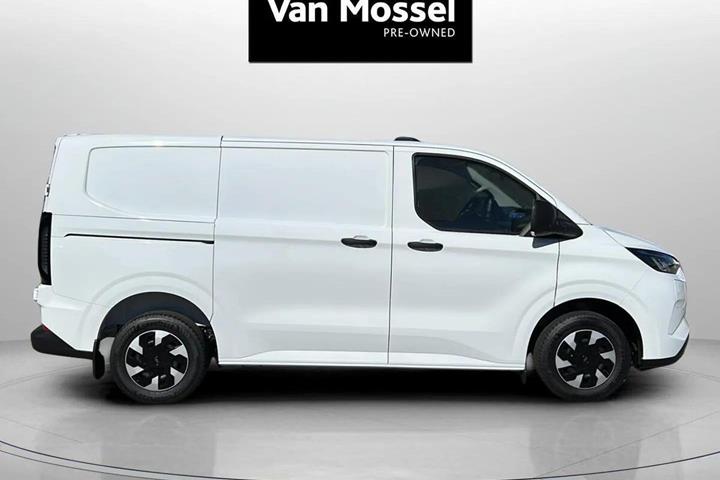 Hvid Ford Transit Custom fra 2025