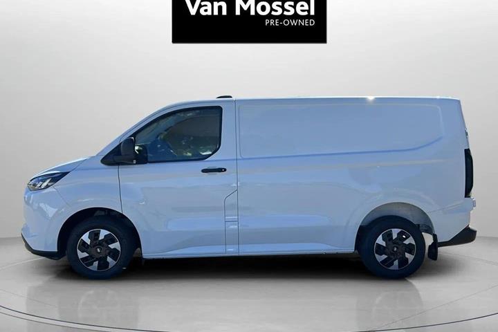Hvid Ford Transit Custom fra 2025