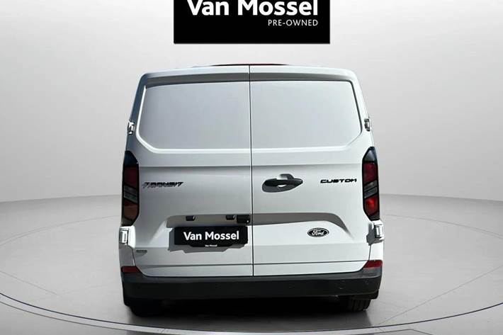 Hvid Ford Transit Custom fra 2025