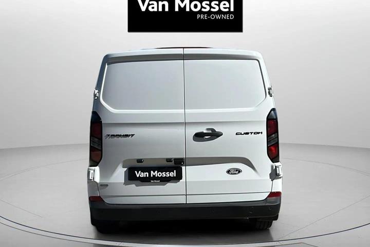 Hvid Ford Transit Custom fra 2025