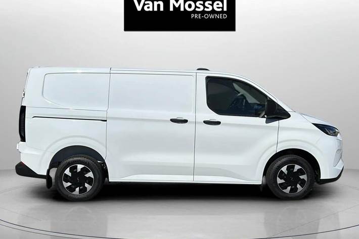 Hvid Ford Transit Custom fra 2025