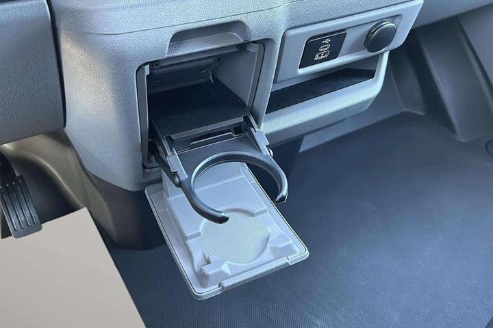 Hvid Ford Transit Custom fra 2025