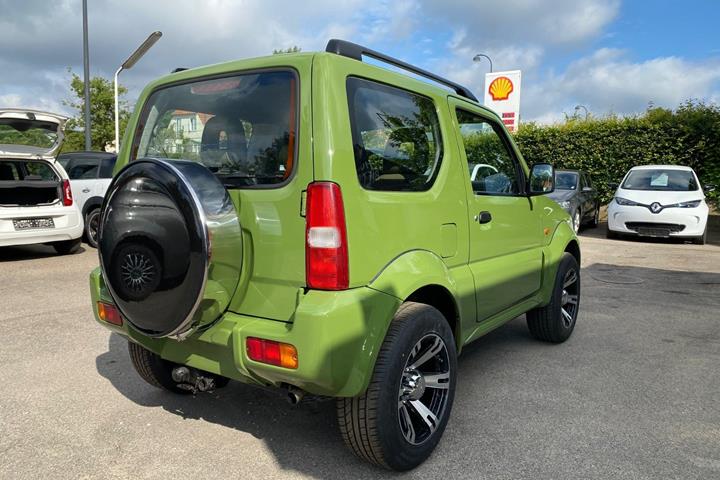 Grøn Suzuki Jimny fra 2006