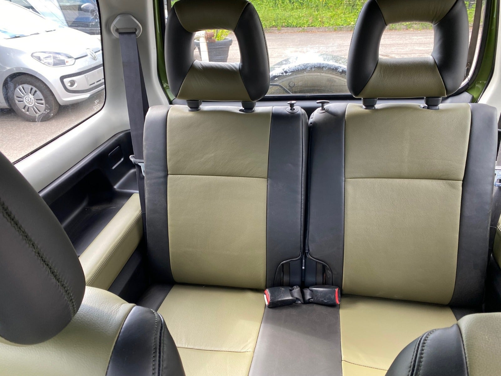 Grøn Suzuki Jimny fra 2006