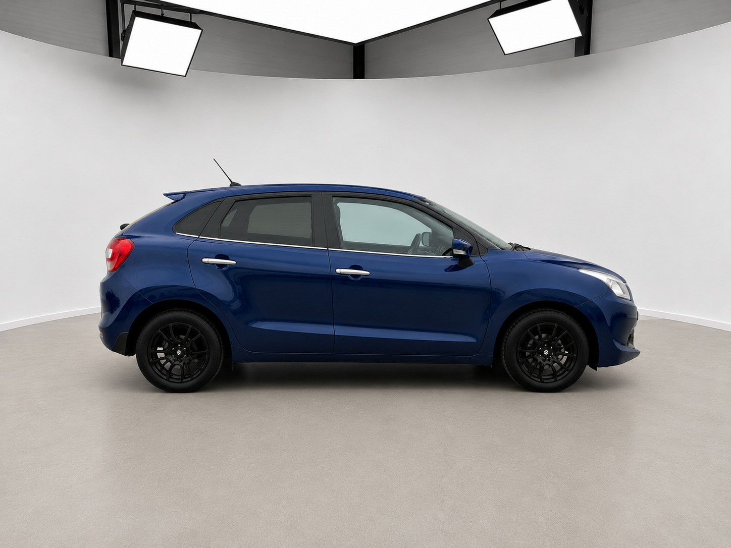 Blå Suzuki Baleno fra 2018