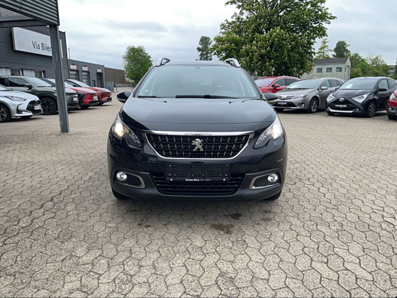Sort Peugeot 2008 fra 2017