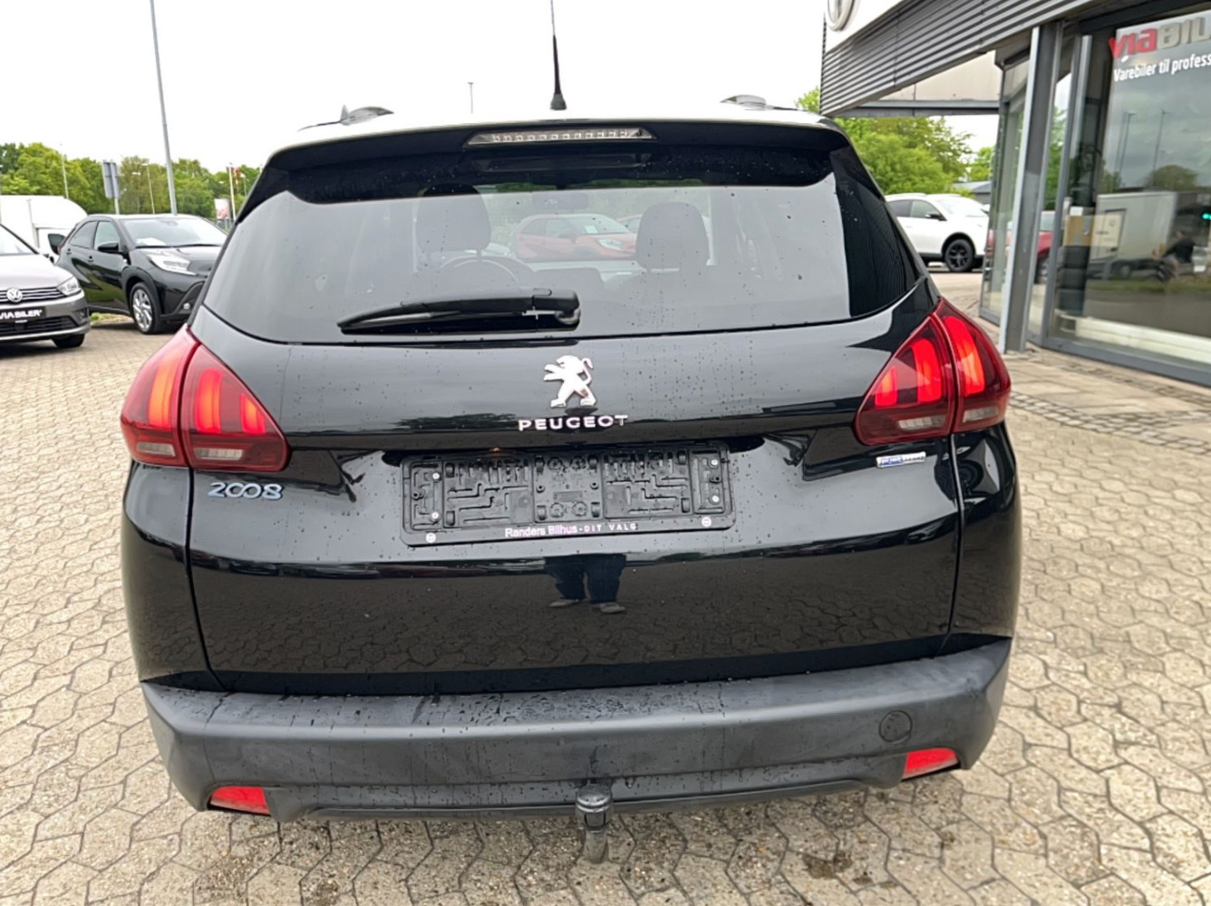 Sort Peugeot 2008 fra 2017