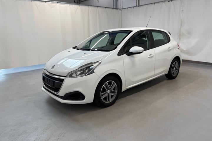 Hvid Peugeot 208 fra 2016 set udefra