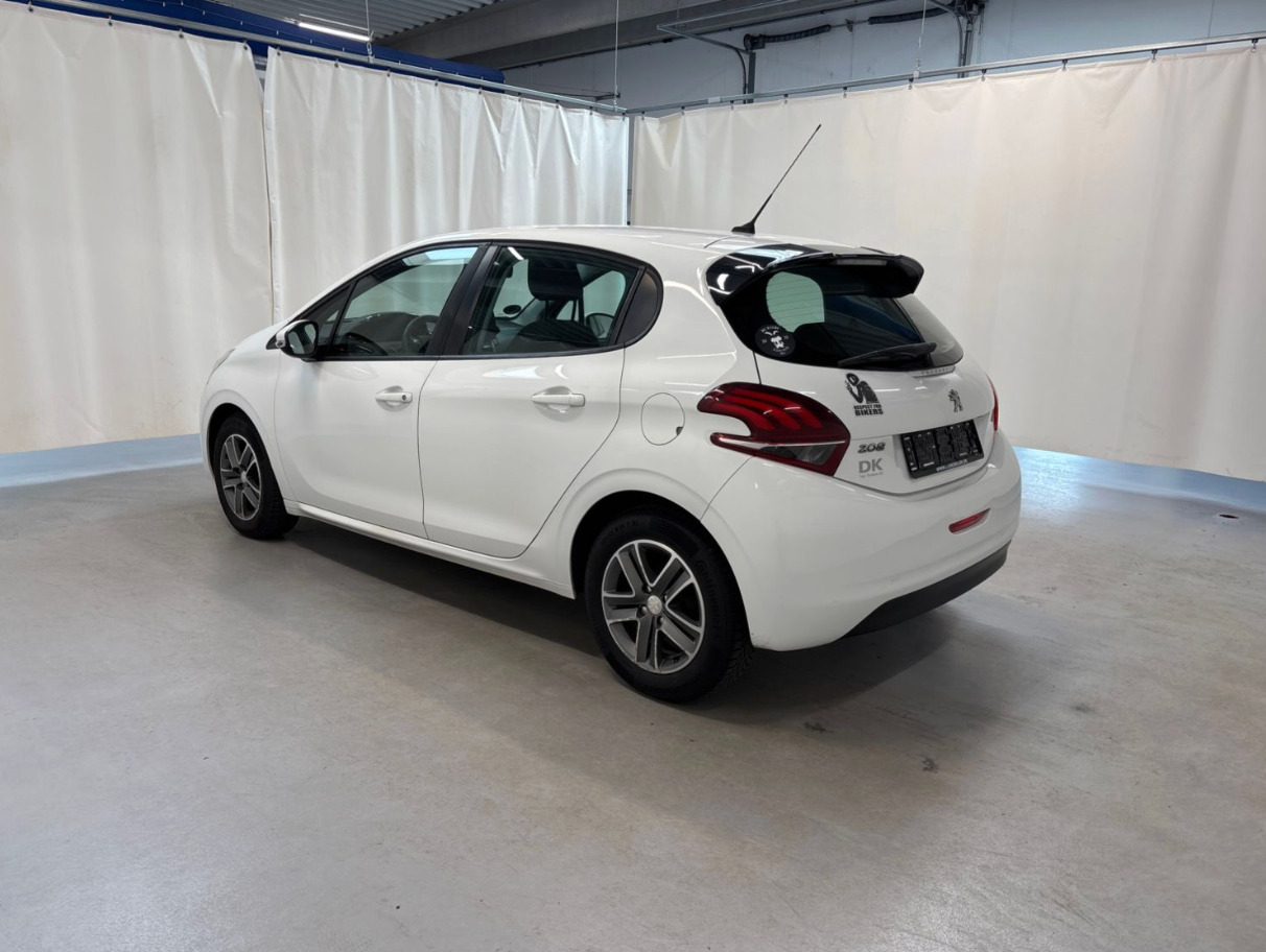 Hvid Peugeot 208 fra 2016