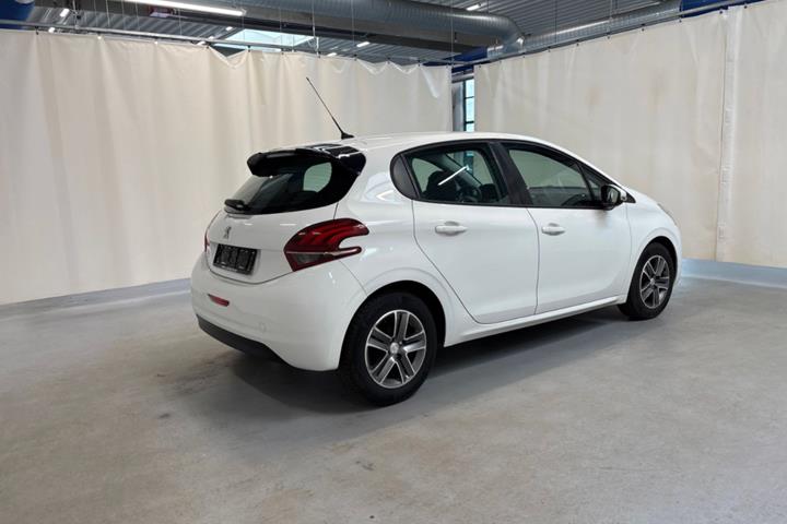 Hvid Peugeot 208 fra 2016