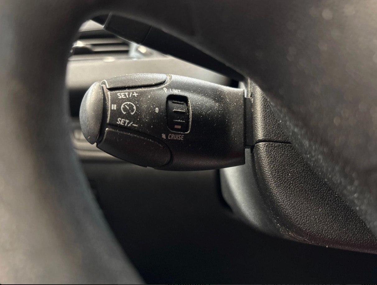 Hvid Peugeot 208 fra 2016