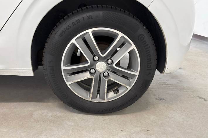 Hvid Peugeot 208 fra 2016
