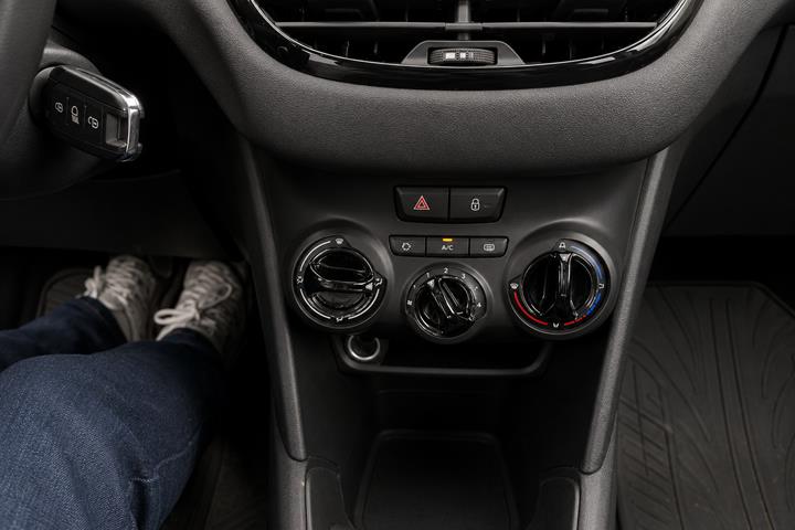 Sort Peugeot 208 fra 2014