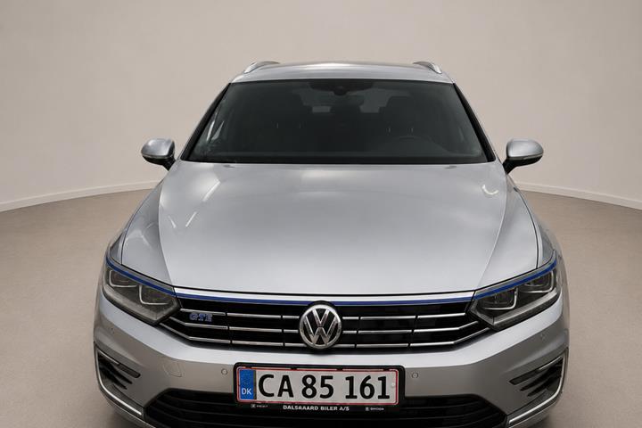 Sølv VW Passat fra 2018