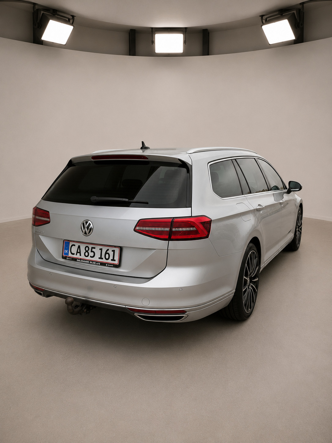 Sølv VW Passat fra 2018