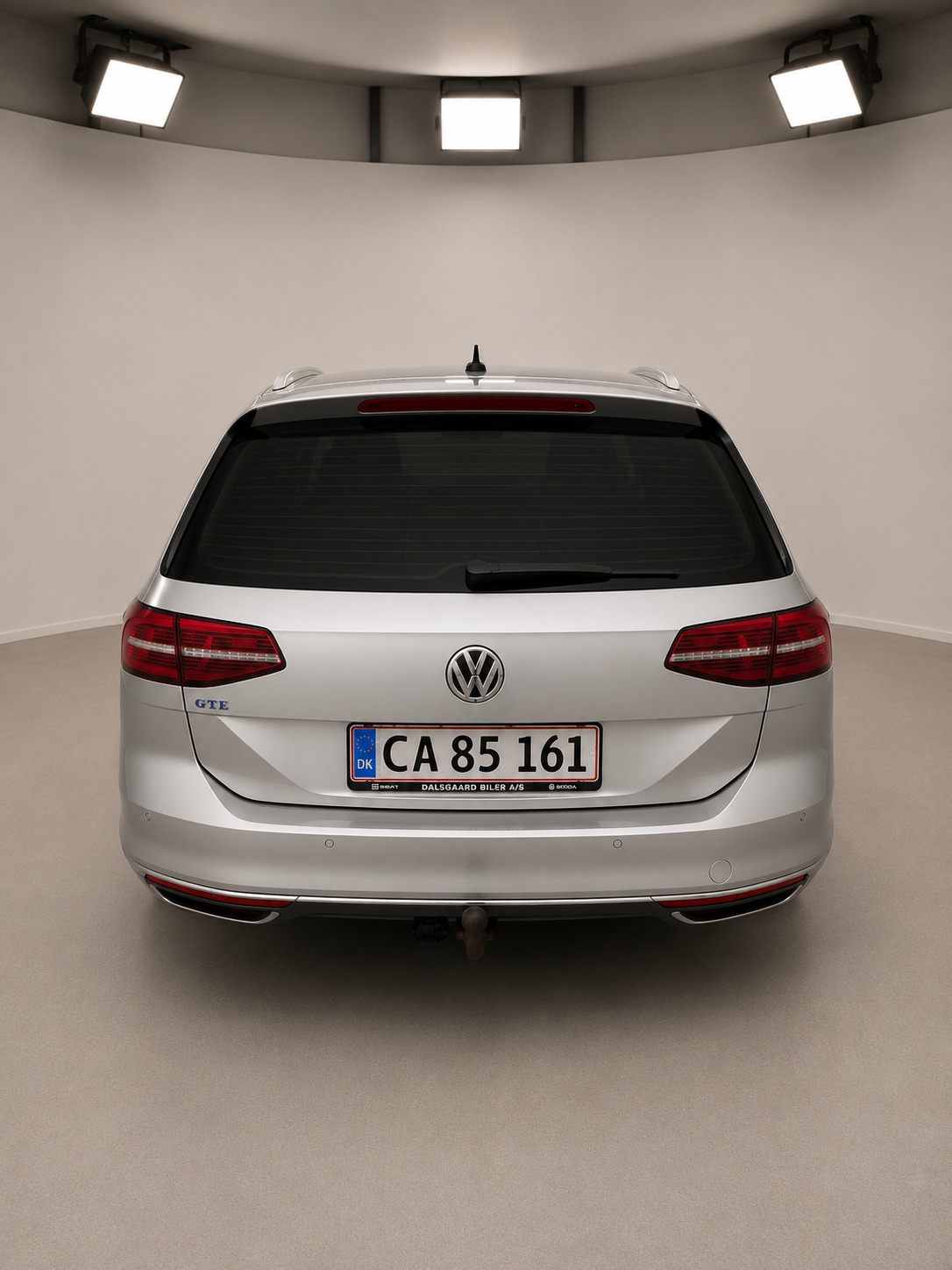 Sølv VW Passat fra 2018
