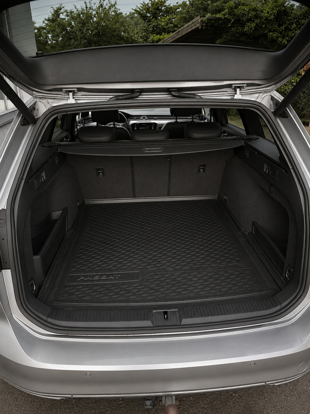 Sølv VW Passat fra 2018