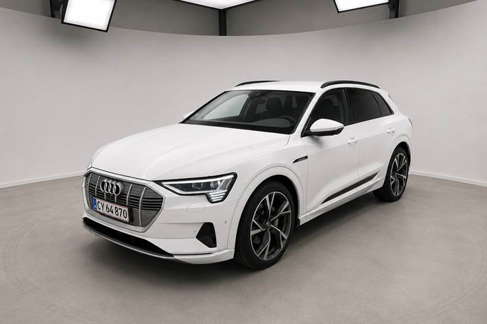 Hvid Audi e-tron fra 2019