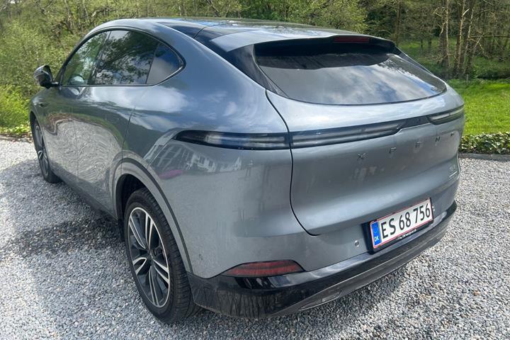 Grå Xpeng G6 fra 2024