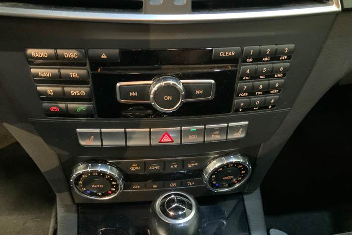 Hvid Mercedes C220 fra 2012