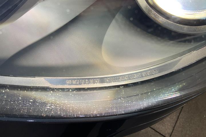 Grå Mercedes B180 fra 2014
