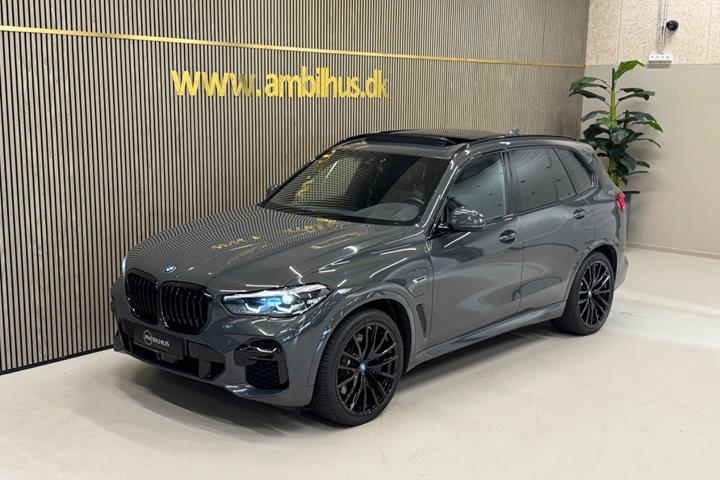 Grå BMW X5 fra 2023