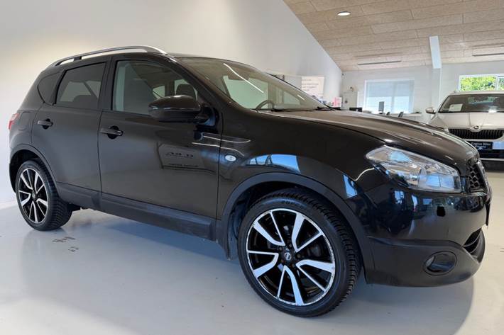 Sort Nissan Qashqai fra 2011
