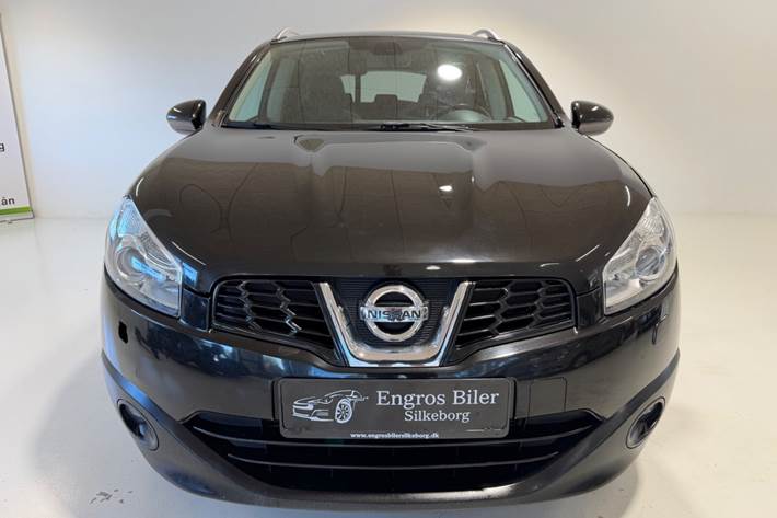 Sort Nissan Qashqai fra 2011
