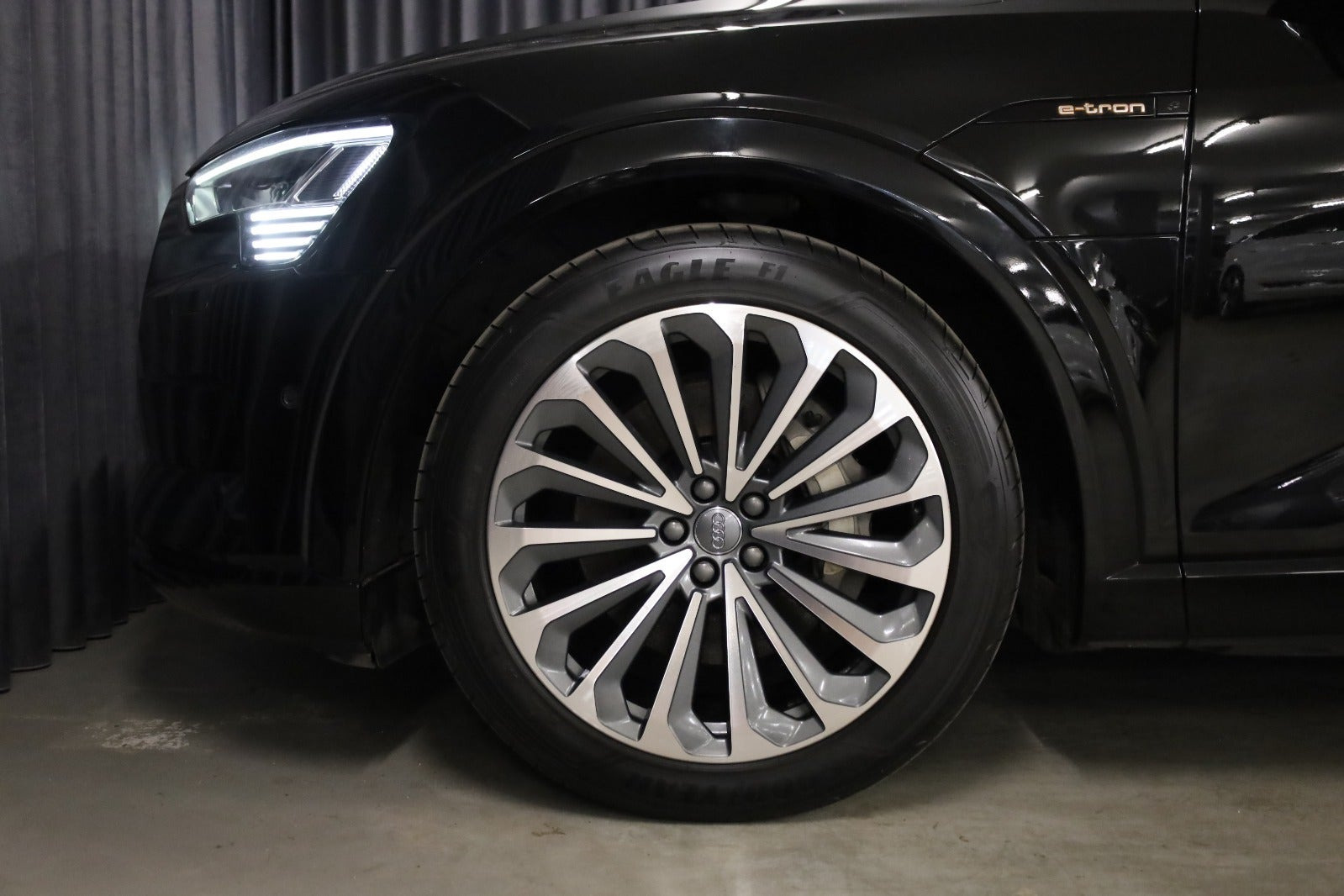 Sort Audi e-tron fra 2019