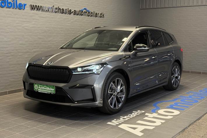 Grå Skoda Enyaq fra 2025 set udefra