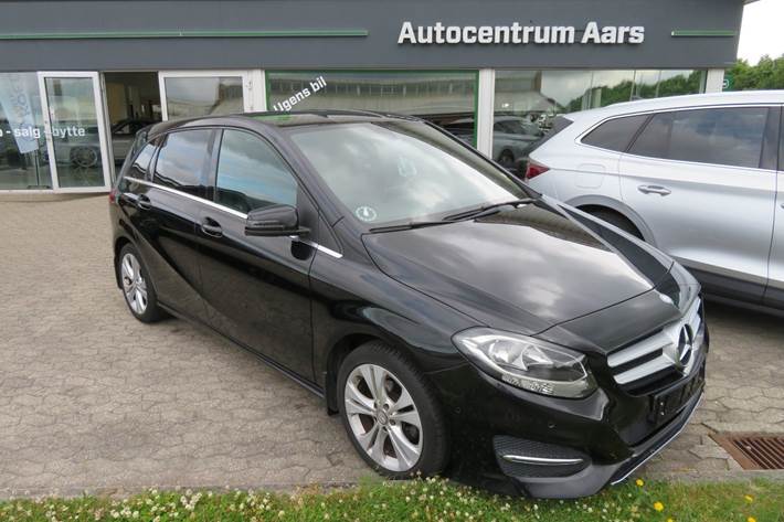 Sort Mercedes B180 d fra 2016