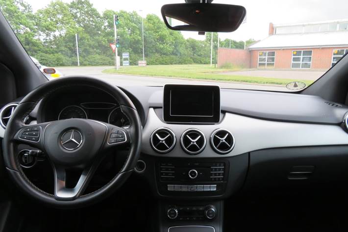 Sort Mercedes B180 d fra 2016