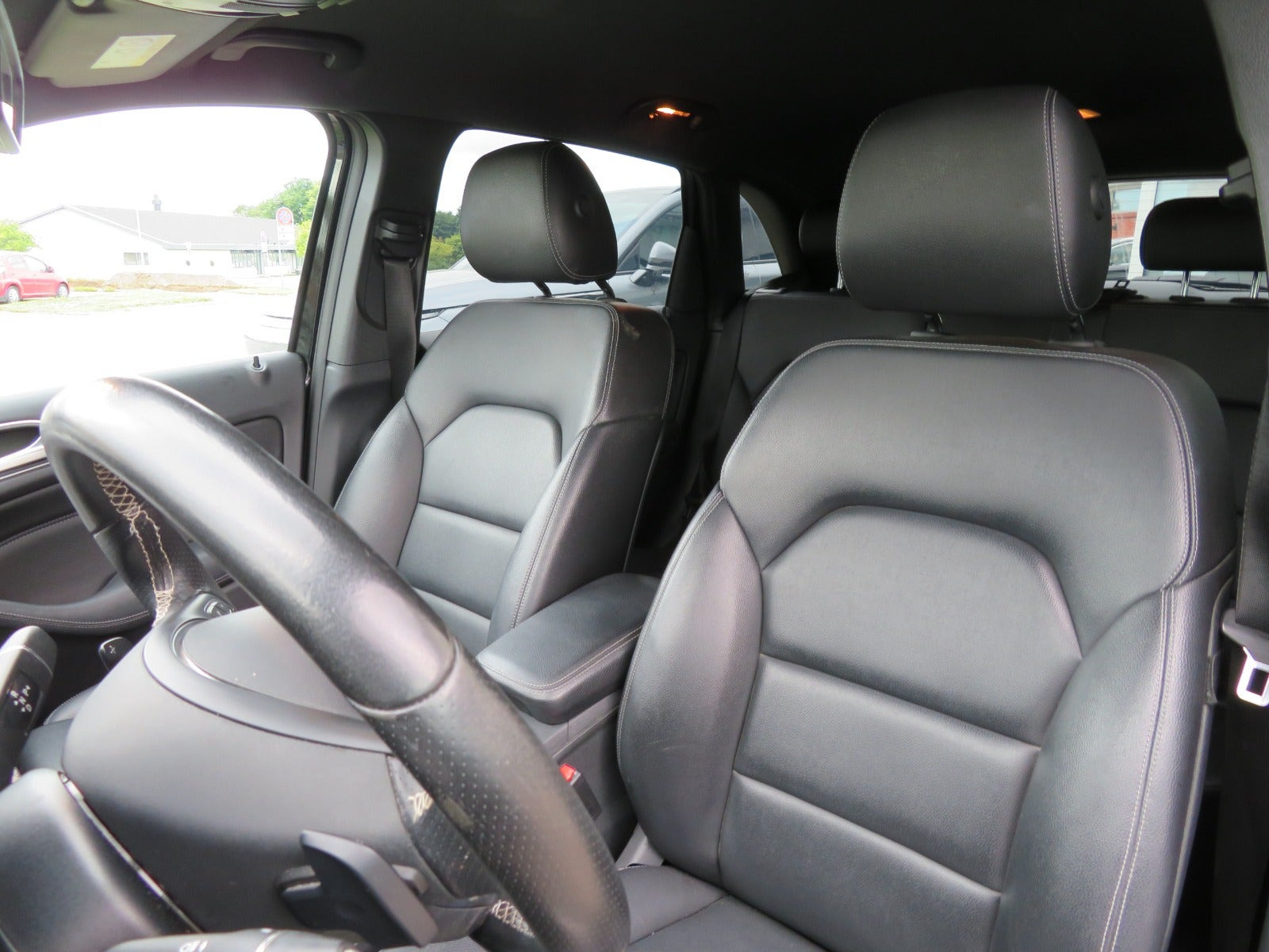 Sort Mercedes B180 d fra 2016
