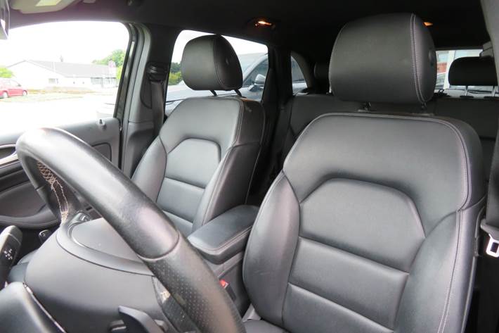 Sort Mercedes B180 d fra 2016