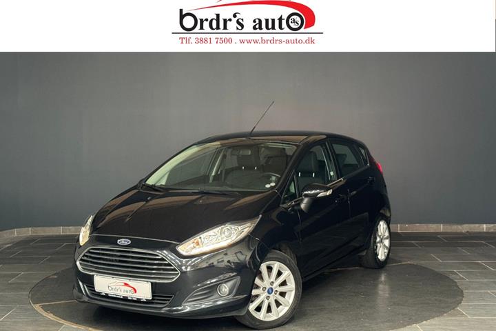 Sort Ford Fiesta fra 2016 set udefra