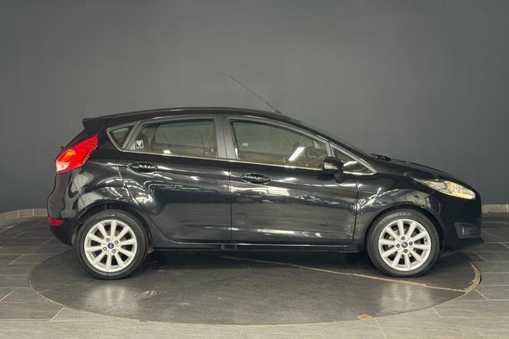 Sort Ford Fiesta fra 2016