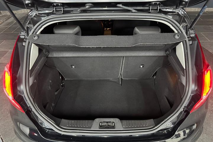Sort Ford Fiesta fra 2016
