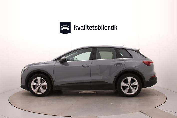 Grå Audi Q4 fra 2023