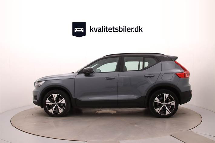 Grå Volvo XC40 fra 2022