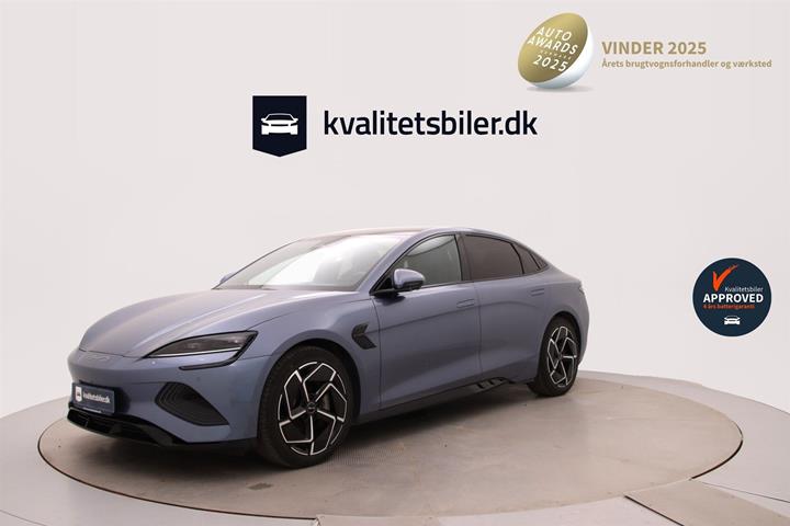 Grå BYD Seal fra 2024 set udefra