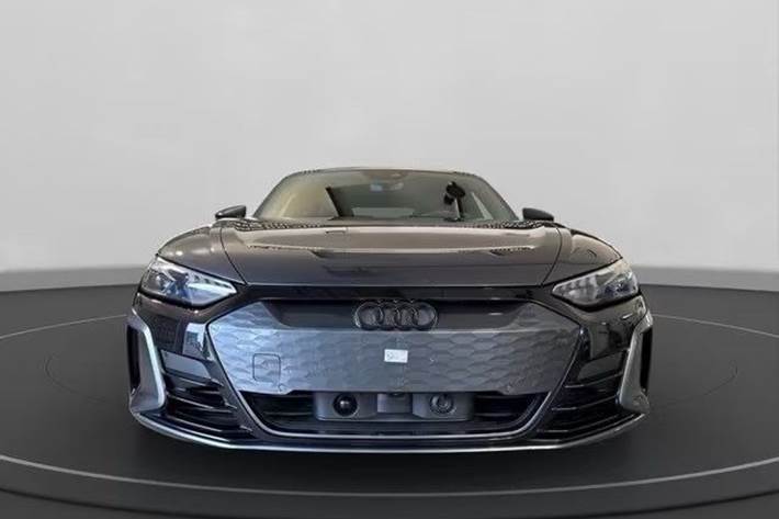 Grå Audi e-tron GT fra 2023