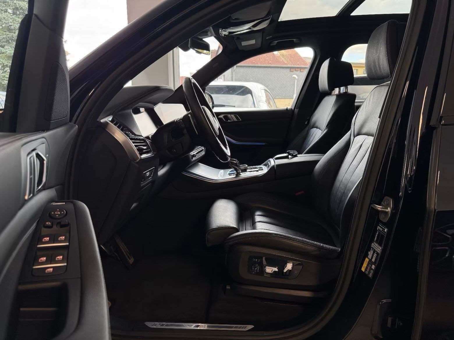 Sort BMW X5 fra 2022