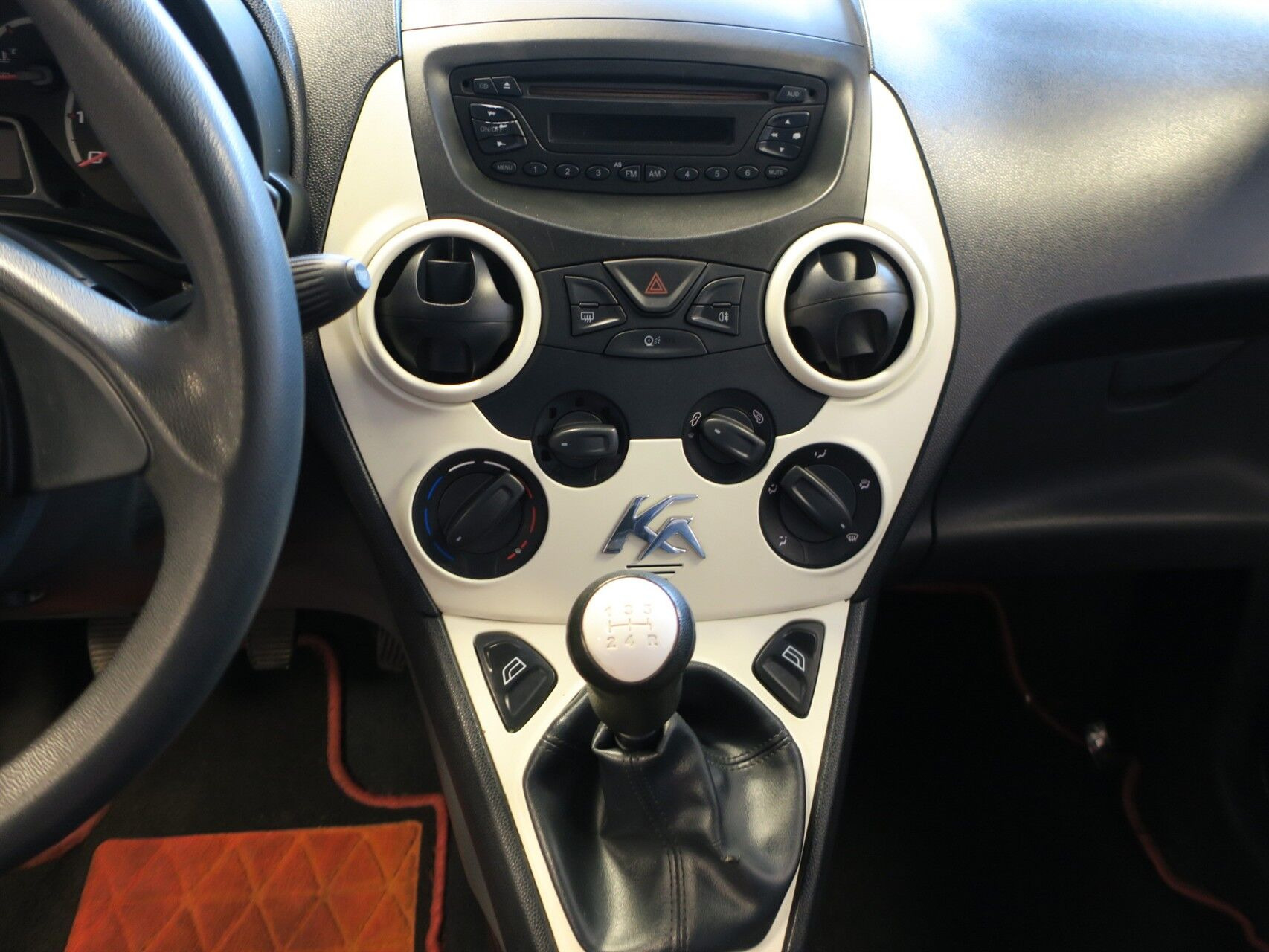 Rød Ford Ka fra 2011